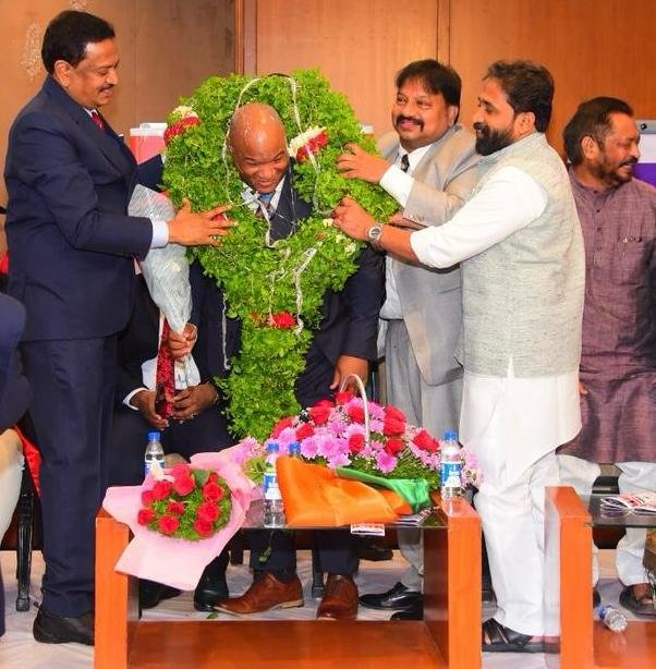 IIFA Members honouring Dr.Mark Burns, Spiritual Advisor to the President of USA at Hotel Green Park in 21 March 2025 Mr.Adam Raj Dekkapaty, Samuelson & K.V. Prasad.